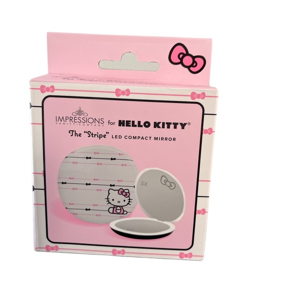 Hello Kitty Stripe LED Light Compact Mirror -Adjustable Daylight 3XMagnification - Picture 4 of 9